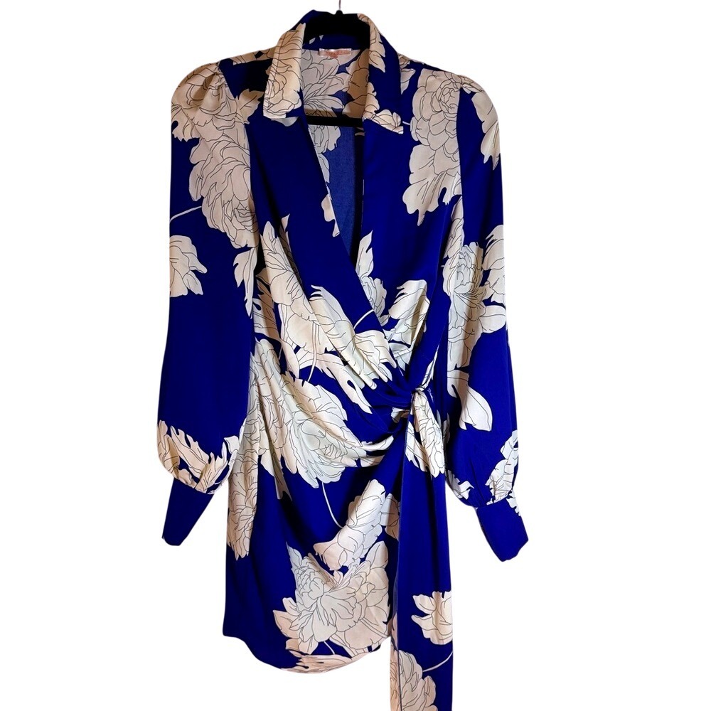 Luxxel‎ floral long-sleeve wrap dress, Medium - Picture 2 of 11
